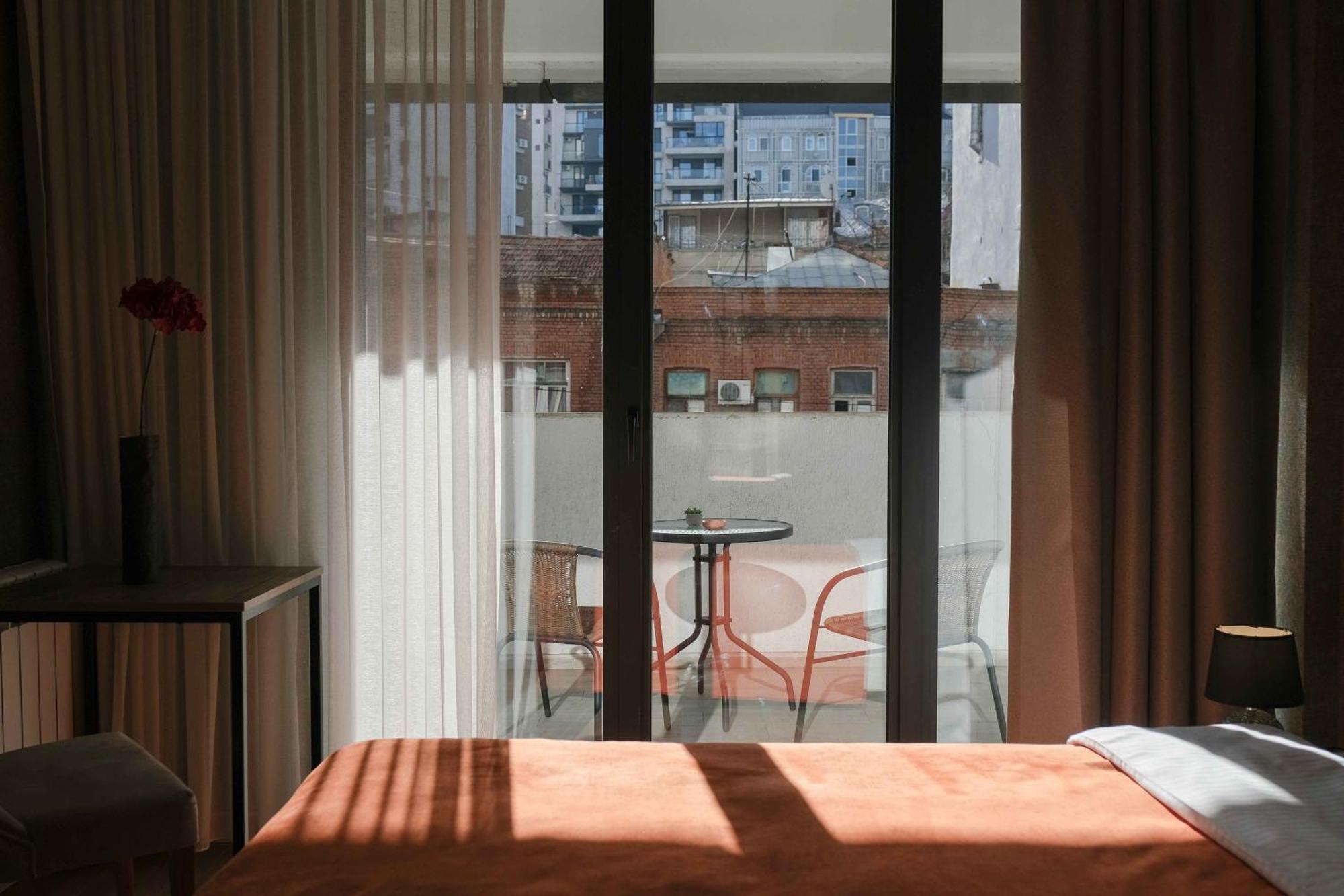 Round Garden Hotel Tbilisi Eksteriør billede